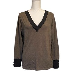 Emery Rose by SHEIN Chic V-Neck Long Sleeve Women’s Top Small